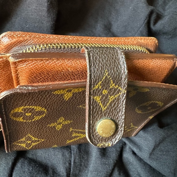 LV Mono zip wallet - Picture 4 of 8